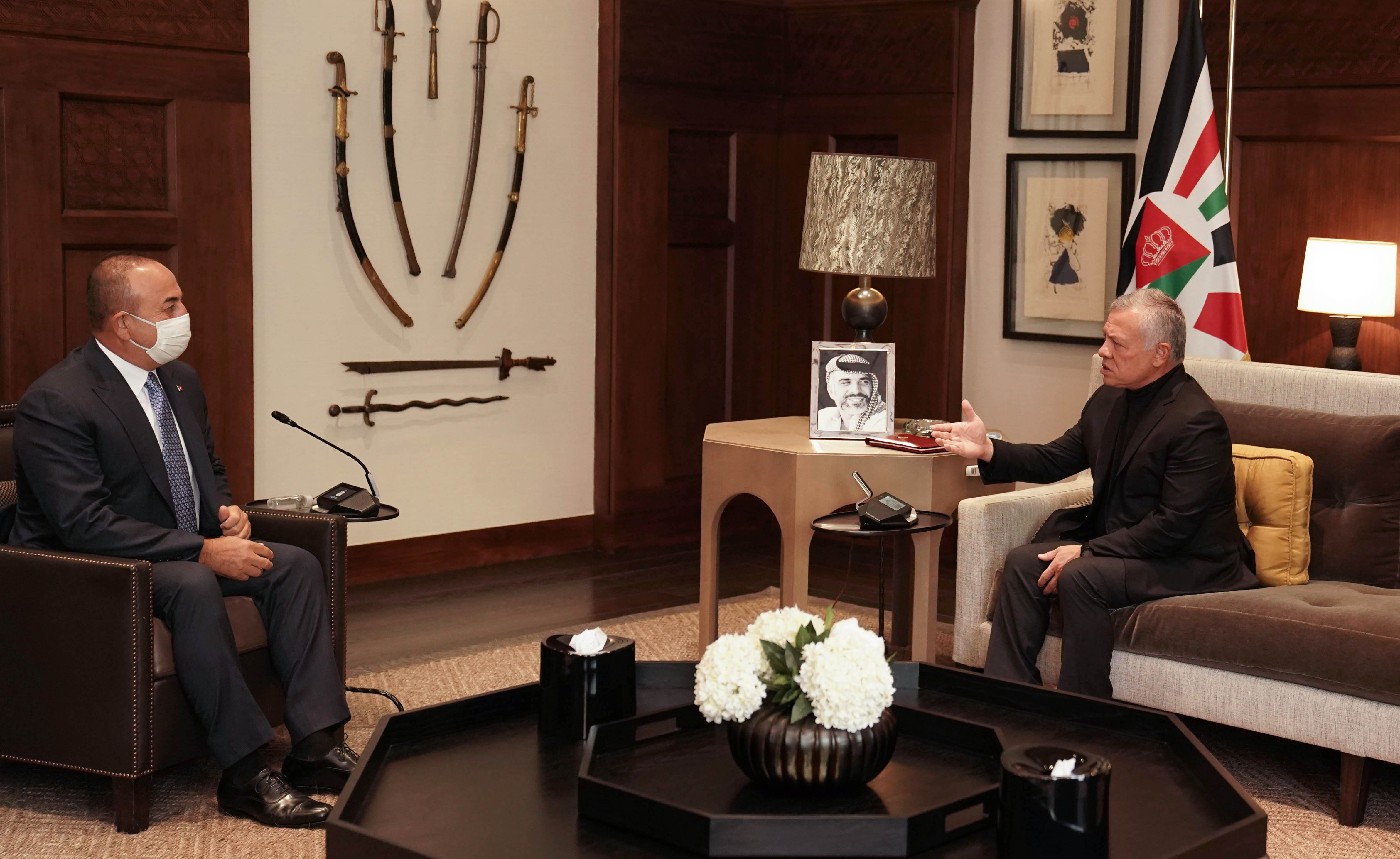 King receives Turkish FM