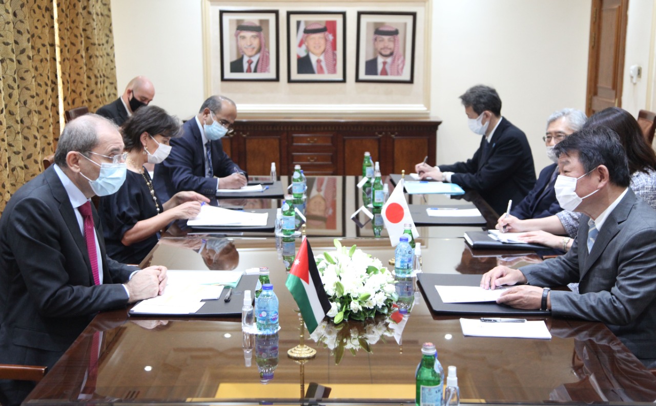 FM meets Japanese counterpart over joint cooperation, region