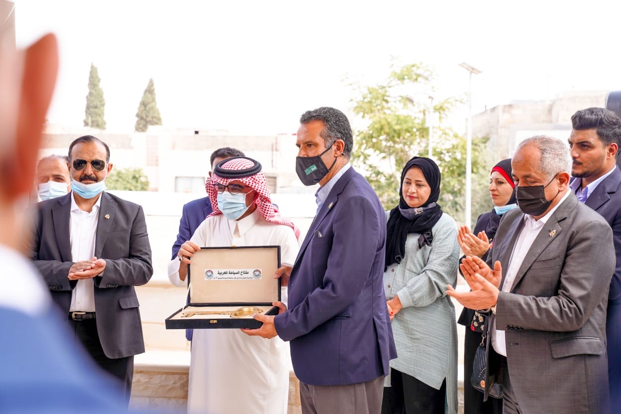 Tourism minister receives key to Arab tourism for 2022 in Madaba