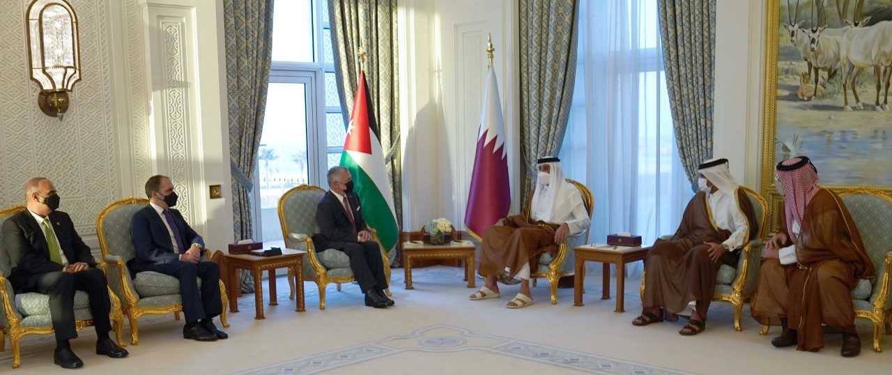 King holds talks with Qatar emir in Doha