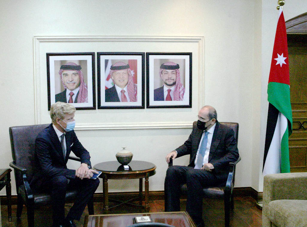 FM, UN envoy discuss Yemen
