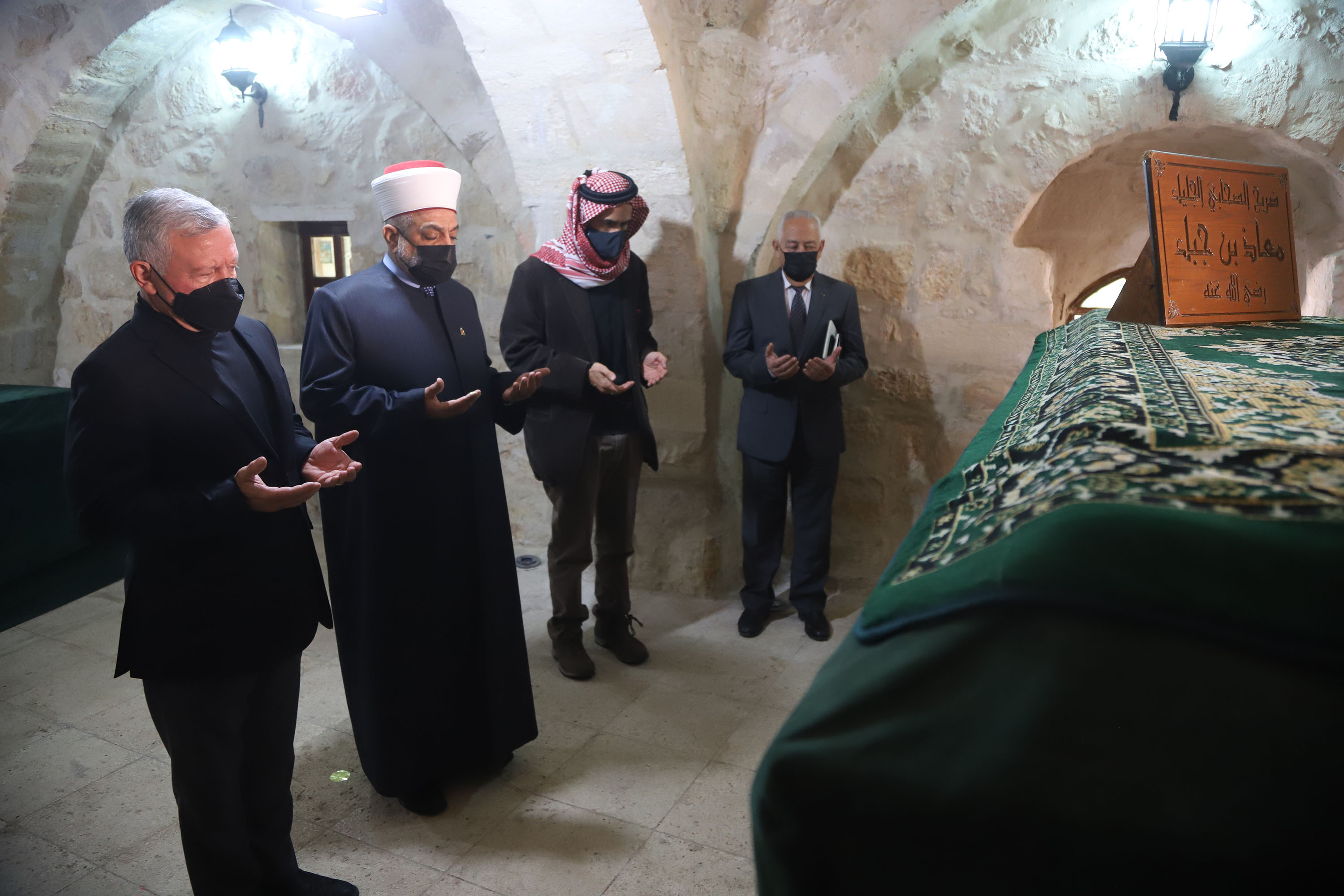 King visits Moath bin Jabal shrine in Northern Jordan Valley