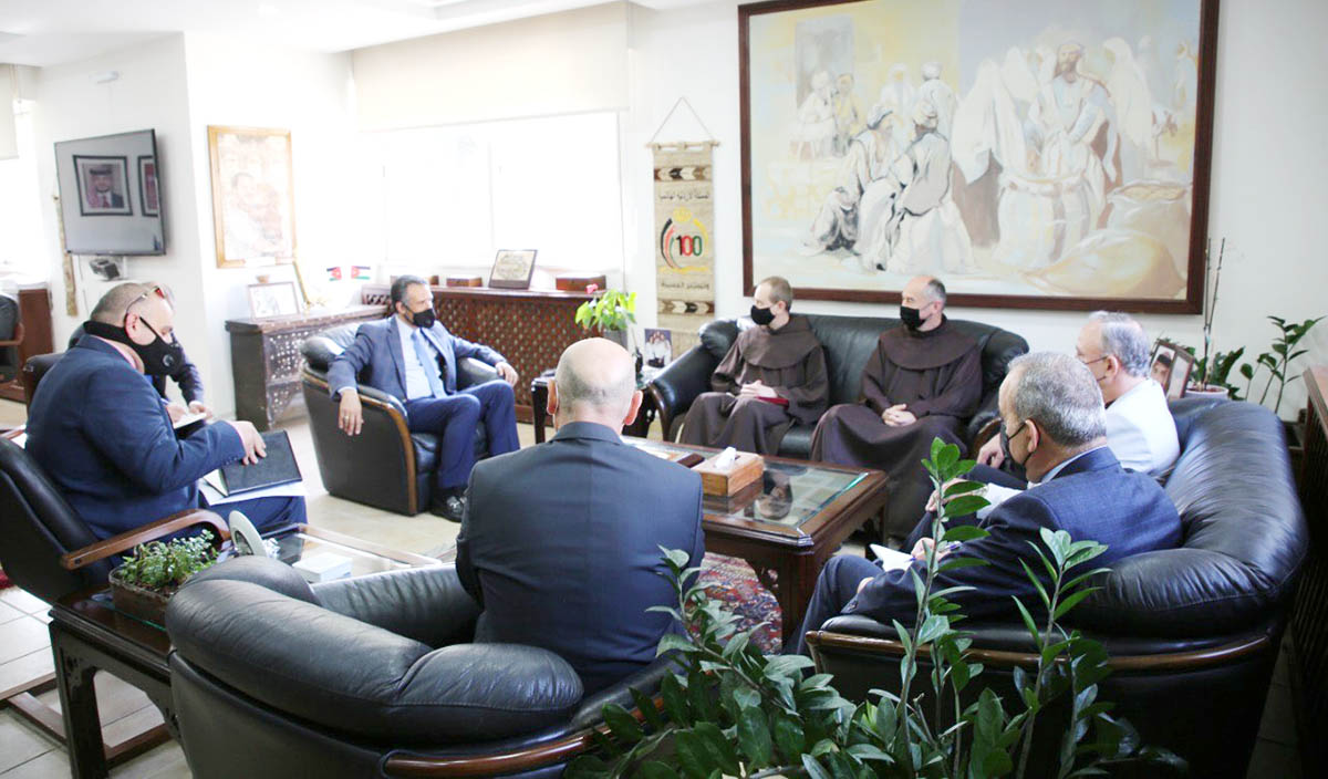 Fayez  meets  Hungary's Franciscan leader over religious tourism cooperation