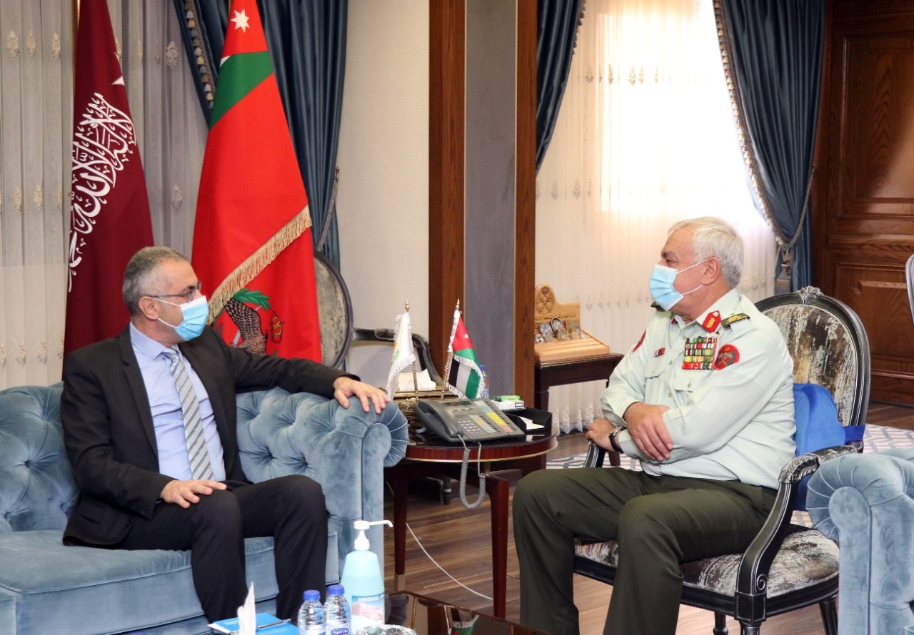 Army chief meets Cypriot ambassador