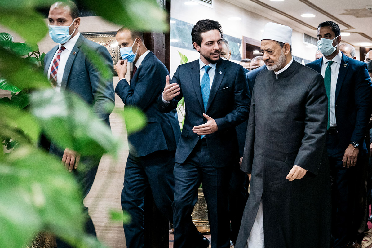 Crown Prince meets Al Azhar grand imam