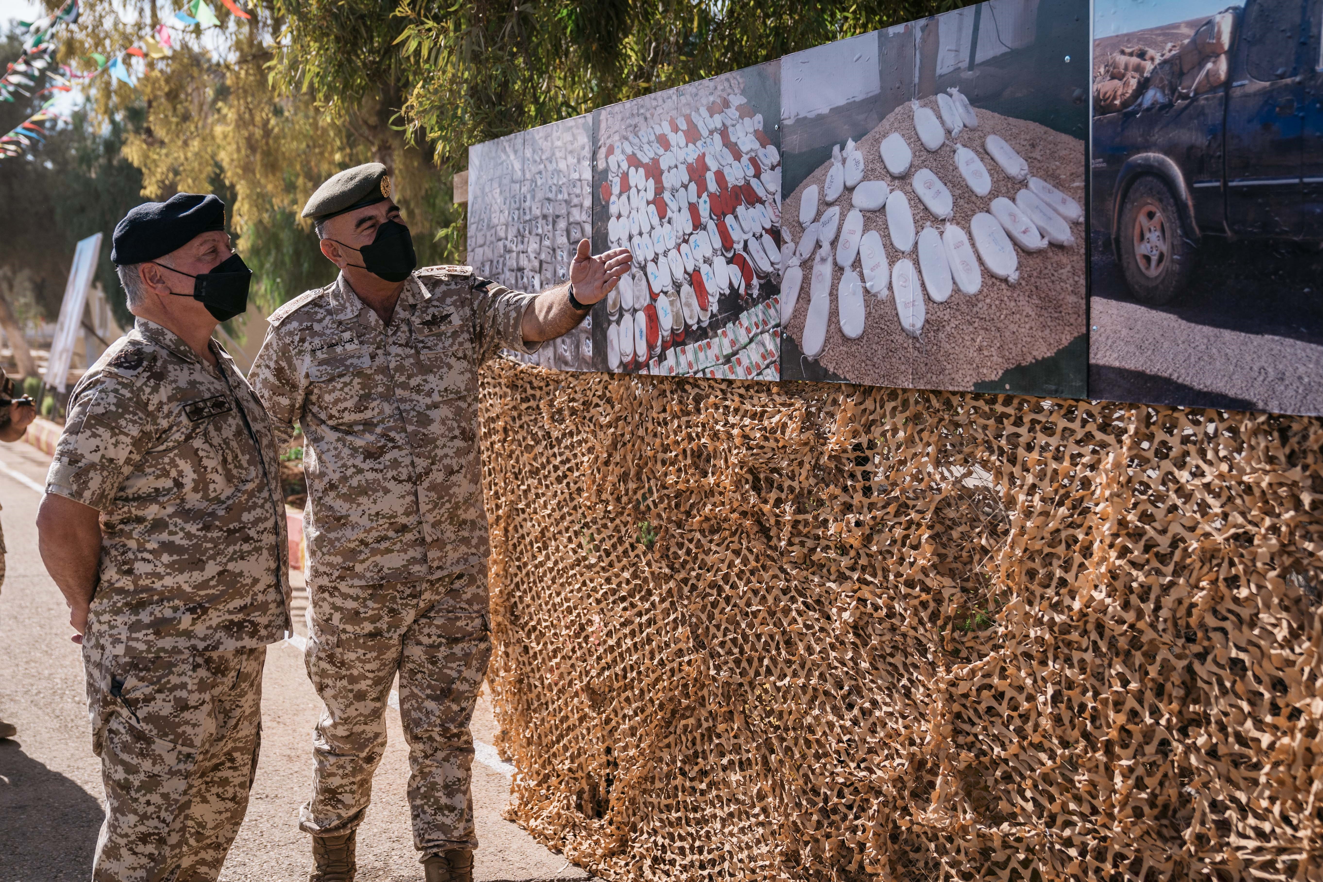 King visits Eastern Military Region Command