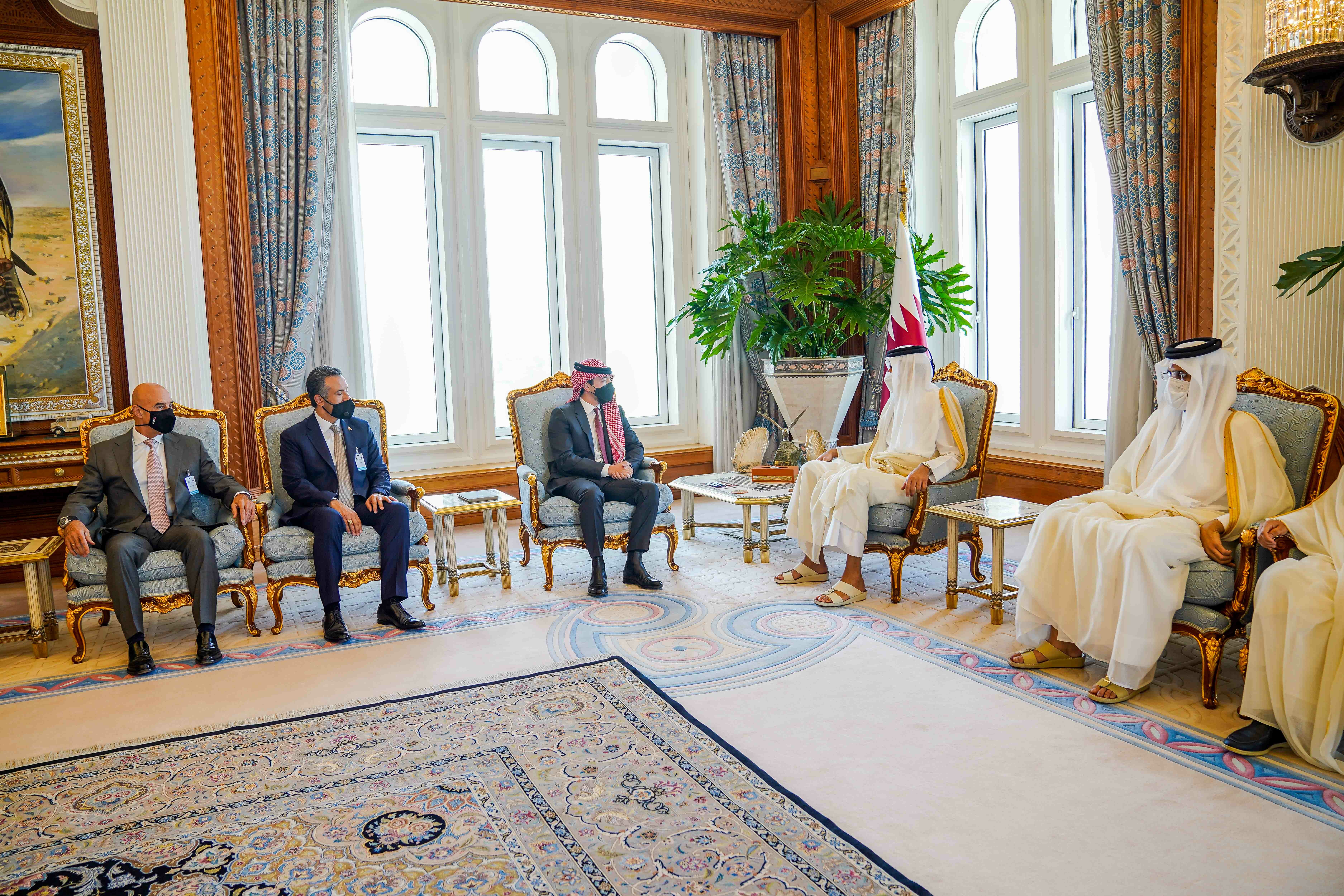Crown Prince meets Qatar emir in Doha