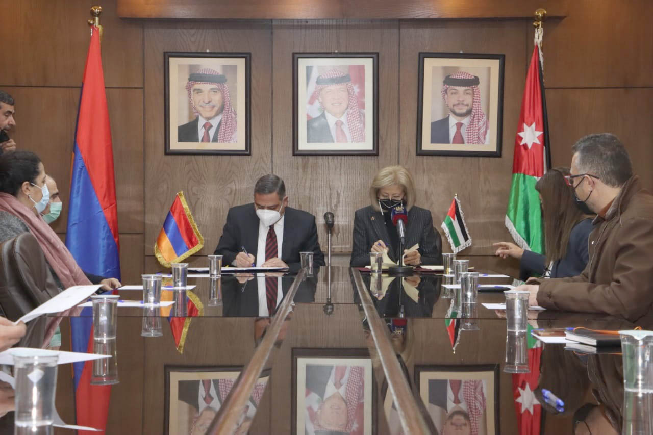 Culture minister, Armenian envoy sign executive program agreement