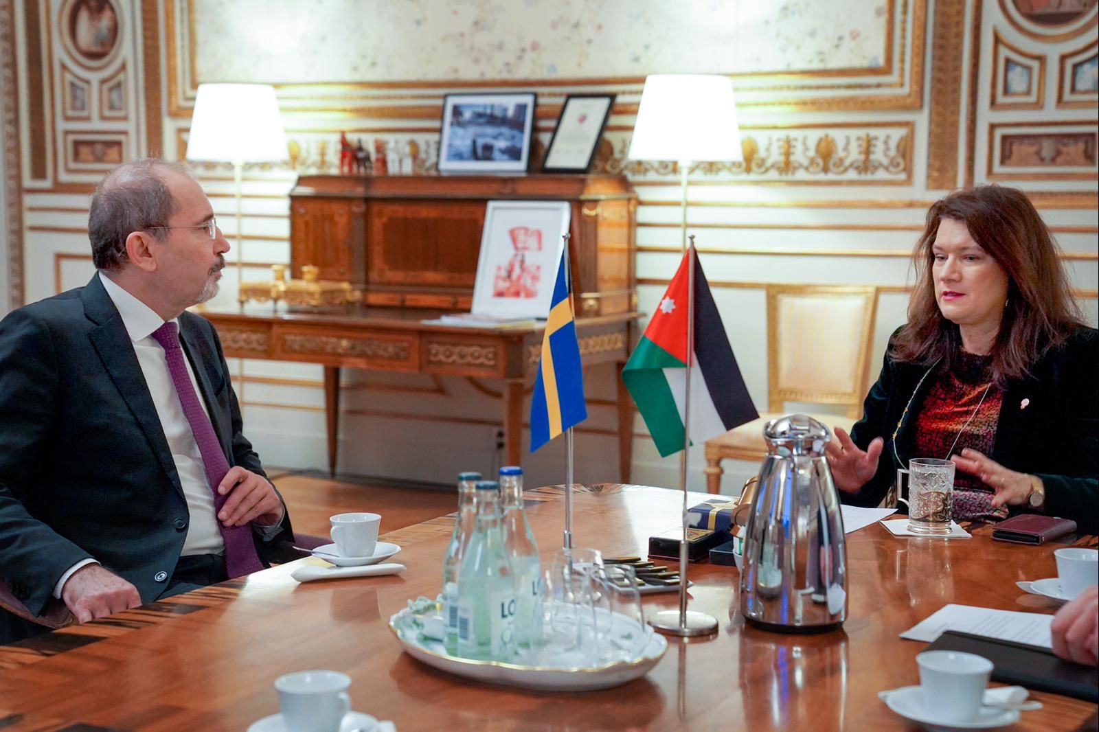 FM, Swedish counterpart hold talks