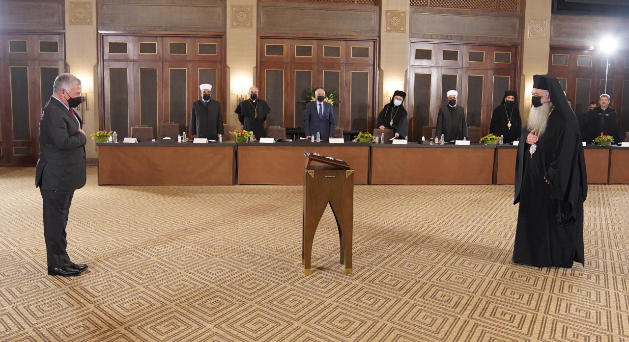 King extends best wishes to Christians on occasion of Christmas