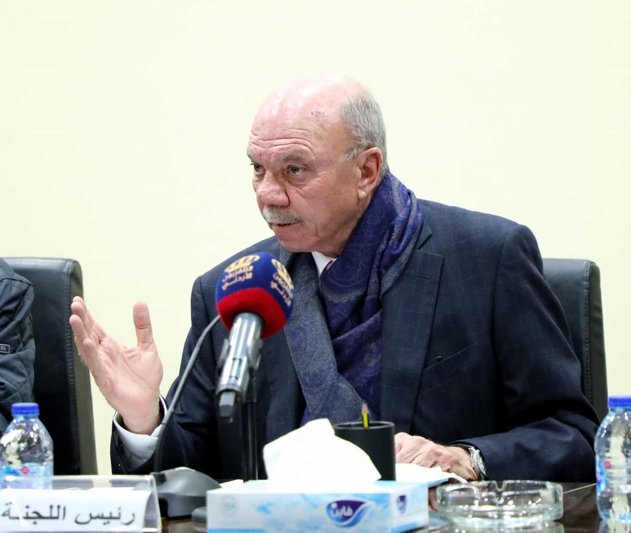 Senate head urges transparency in water policies