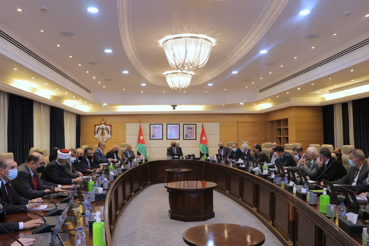 Gov't approves set of measures to stabilize basic commodities prices