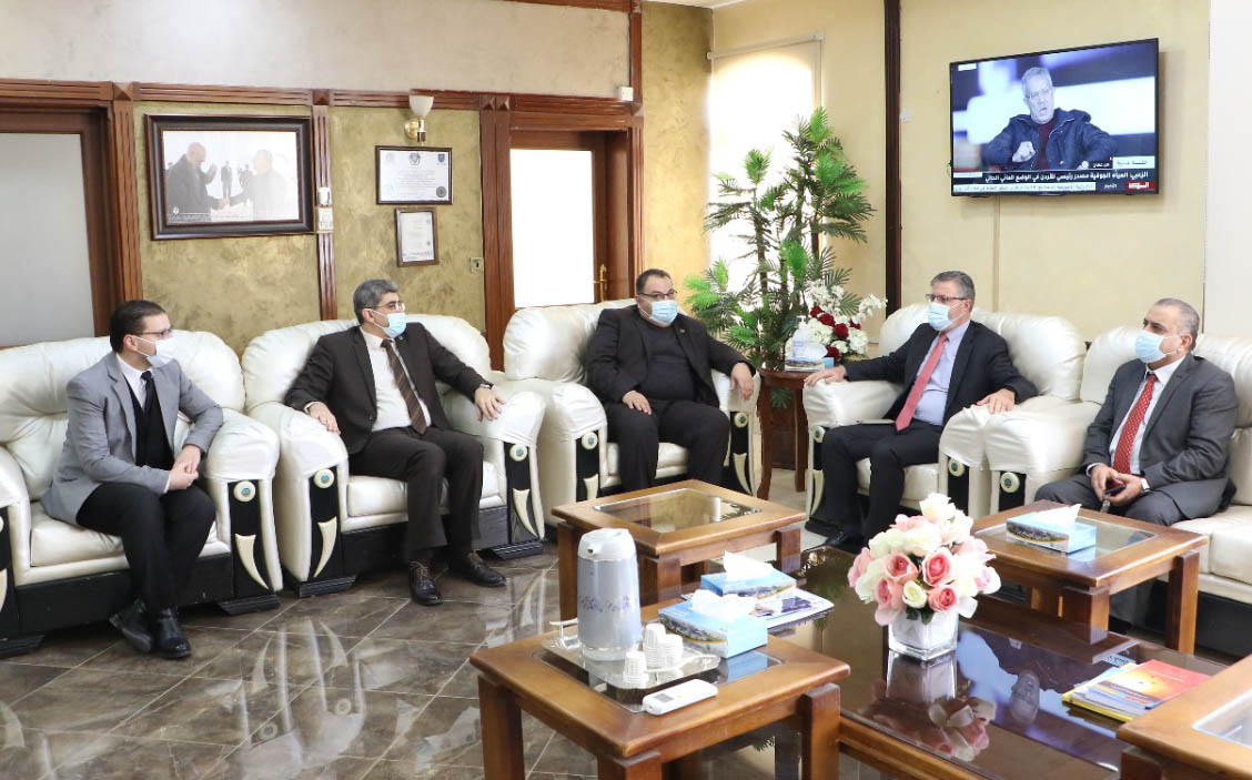 Petra Director General honors media students at Zarqa University