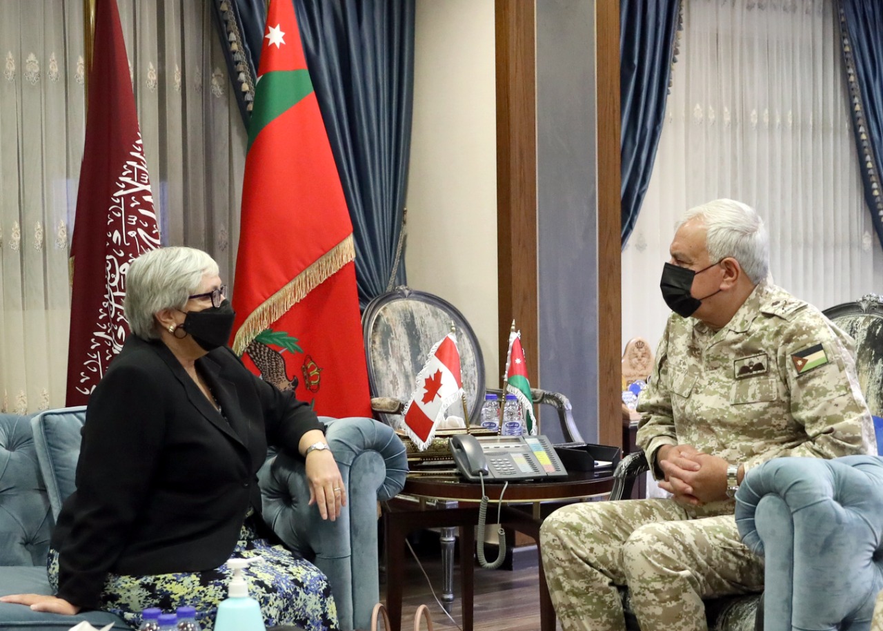 Army chief receives Canadian envoy