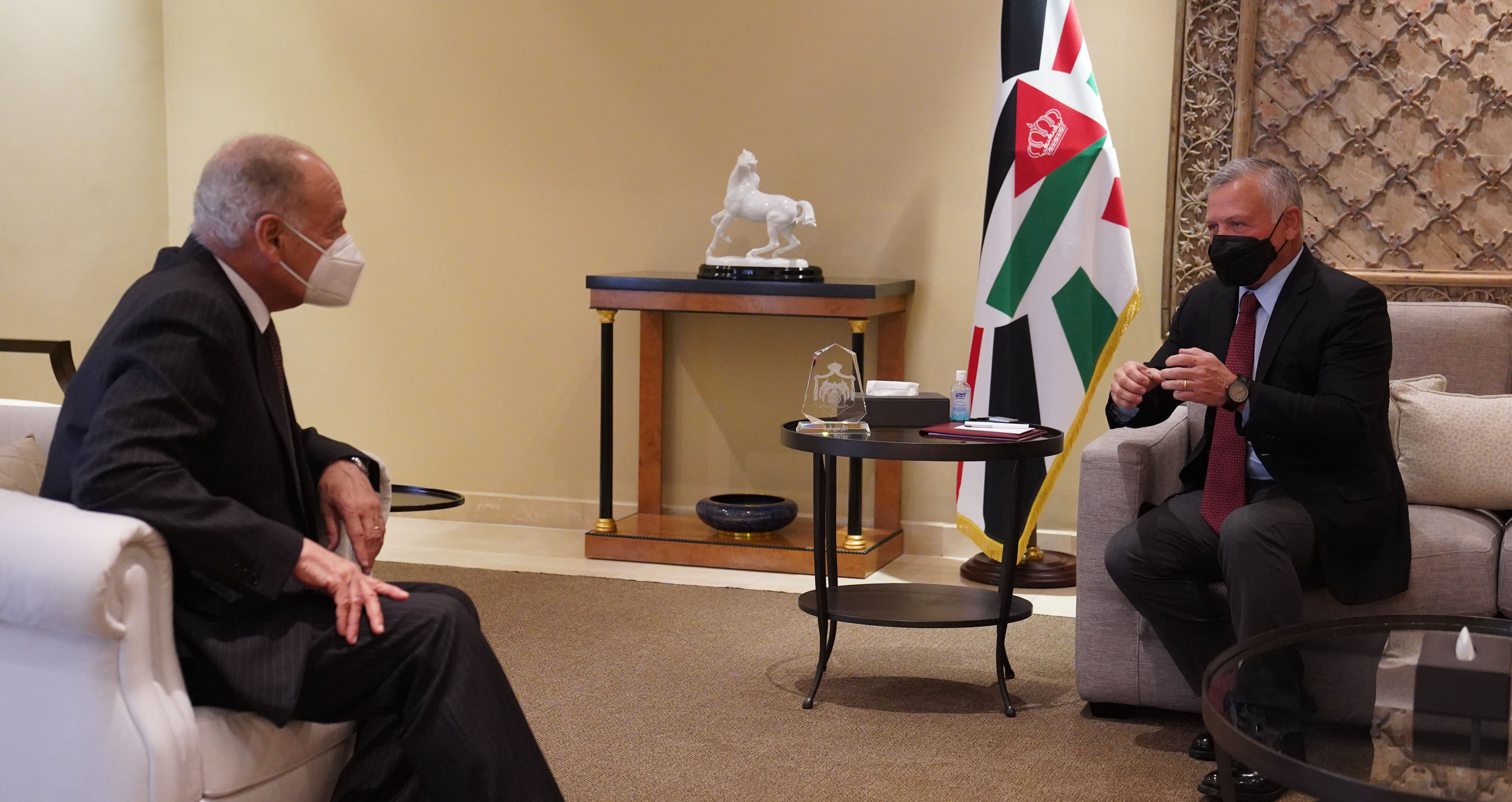 King receives Arab League secretary general