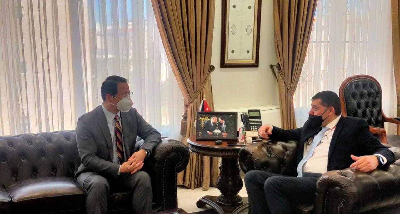 Labor minister, Chinese ambassador discuss cooperation