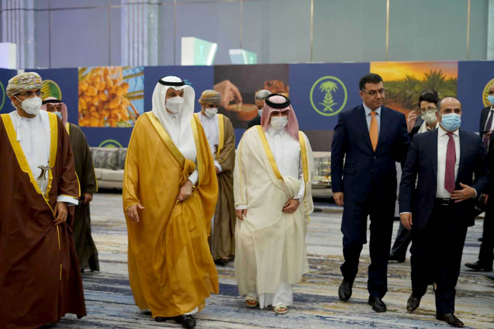 Minister partakes in int'l date producers meeting