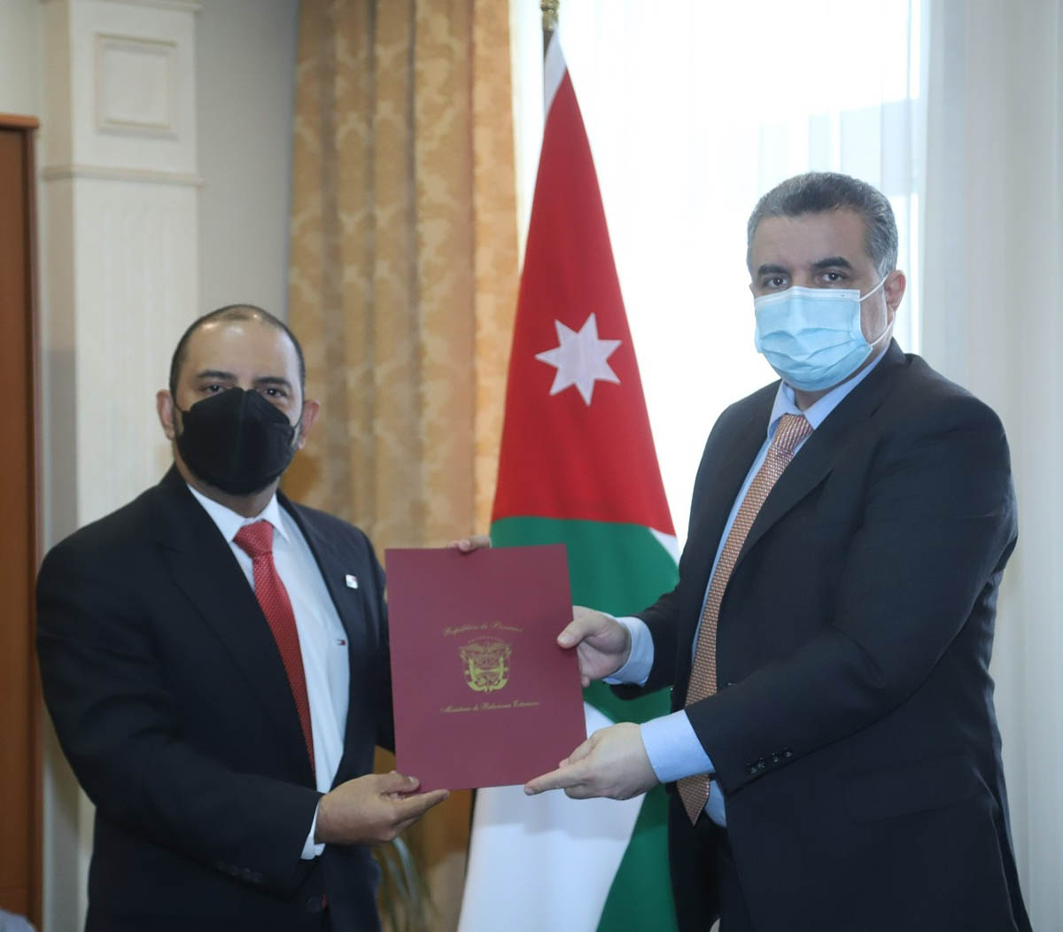 Foreign ministry receives credentials of Panama’s envoy