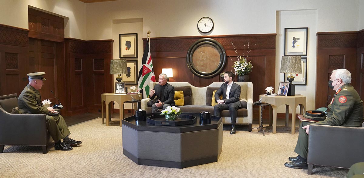 King meets with US CENTCOM commander