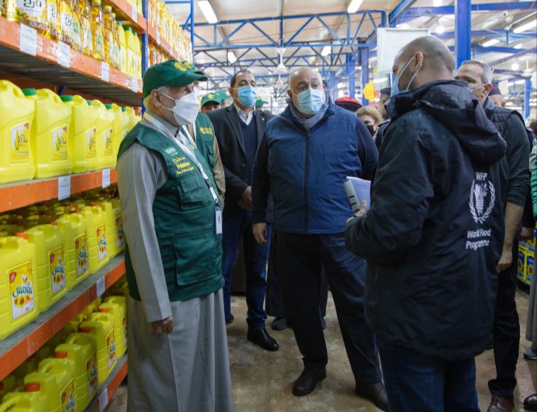KSrelief official visits WFP supermarket at Zaatari camp