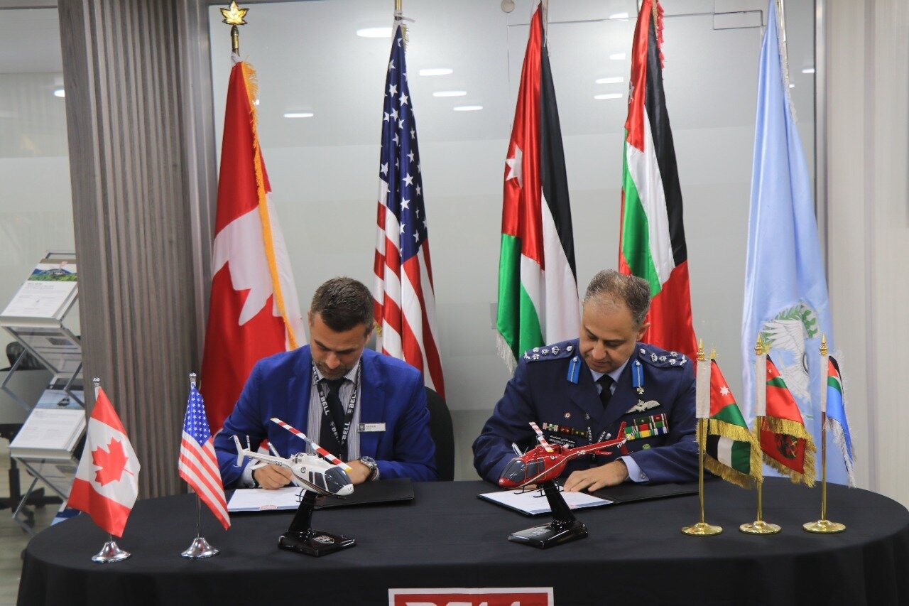 اتفاقية شراء 10 طائرات بين سلاح الجو الملكي وشركة بيل تكسترون