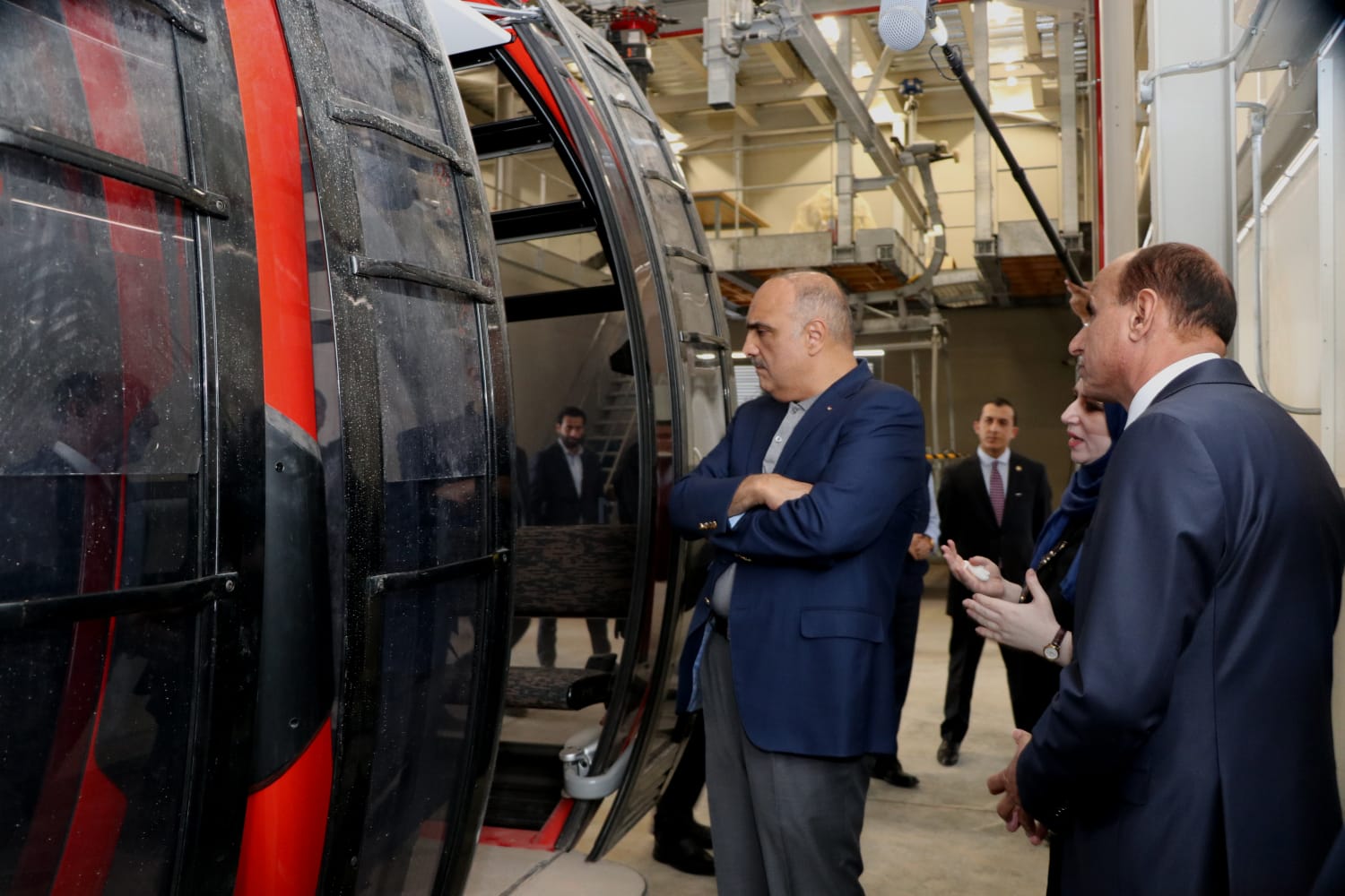 رئيس الوزراء يتفقد مشروع تلفريك عجلون ويوعز بإنجاز البنية التحتية خلال شهر تمهيدا لتشغيله