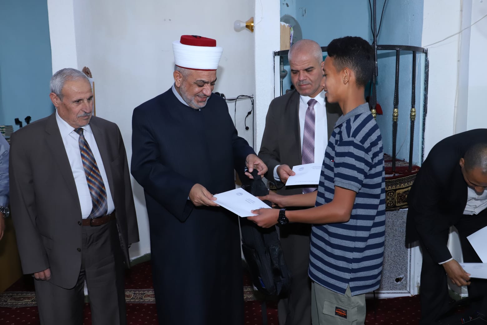 وزير الأوقاف يفتتح فعاليات الملتقى الخيري في قضاءي اذرح وأيل