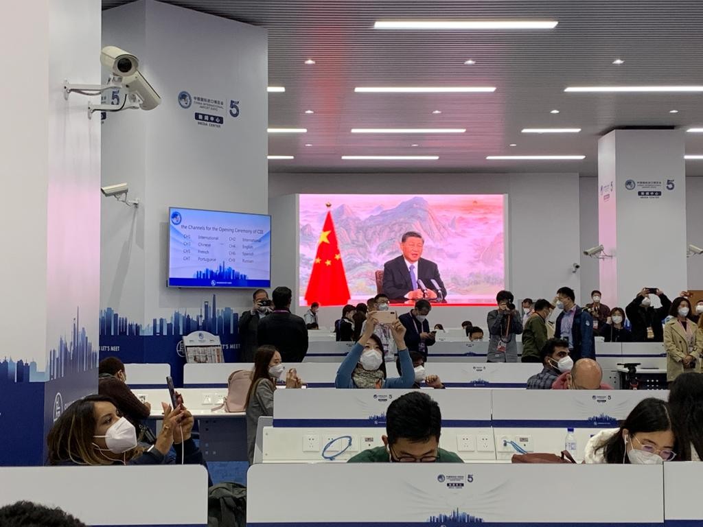 شي جين بينغ: الصين ستعمل مع جميع الدول لتقاسم الفرص في سوقها الضخم