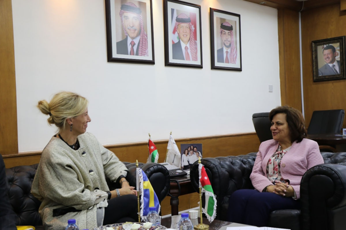 وزيرة الاستثمار تلتقي سفيرة السويد لدى المملكة