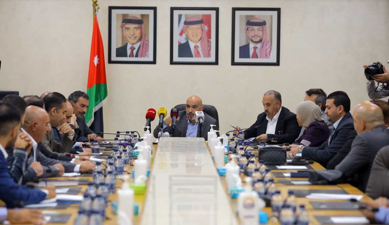 العمل النيابية تبحث قضية فصل موظفين بشركة غرندل