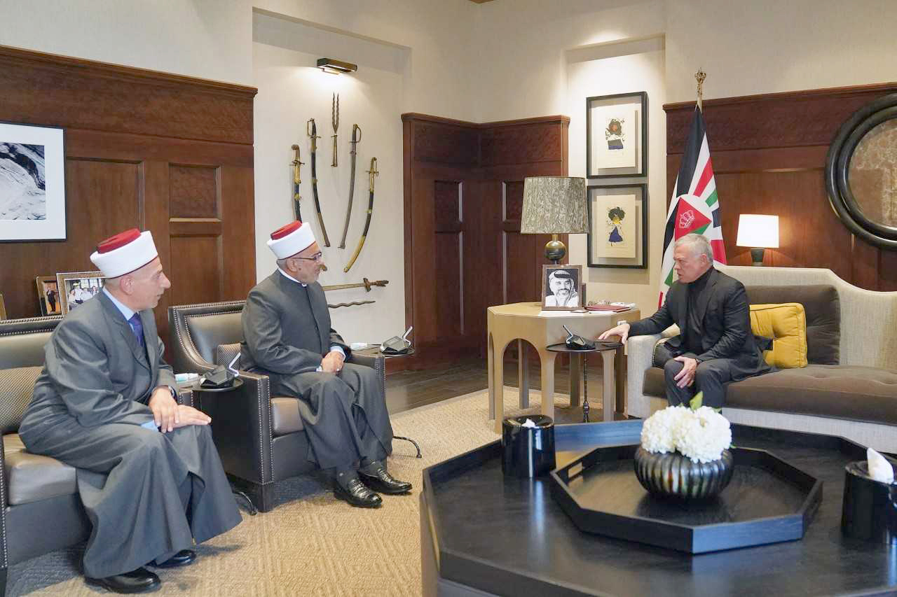 الملك يتسلم التقرير السنوي لأوضاع المحاكم الشرعية لعام 2021