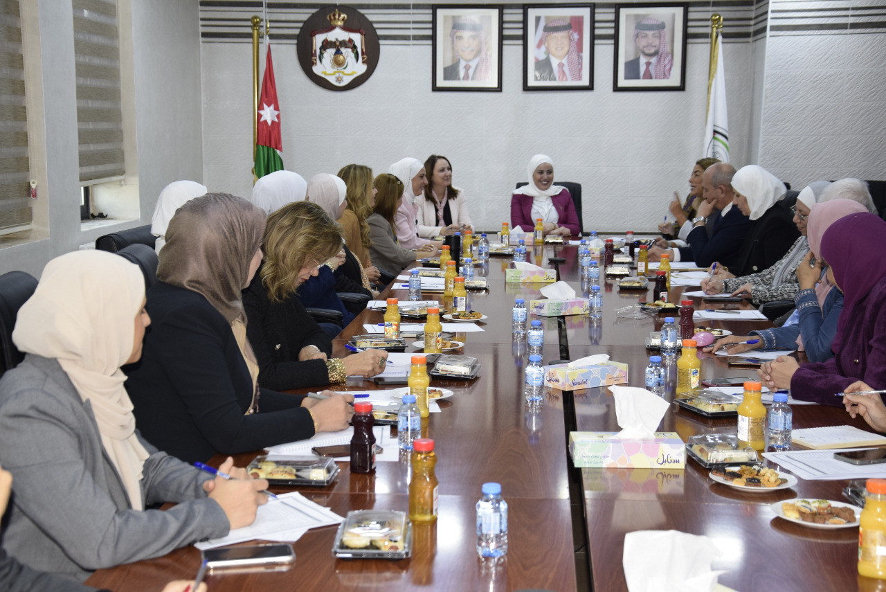 بني مصطفى تترأس اجتماعا لمناقشة الخطط المقترحة للقطاعات في تمكين المرأة