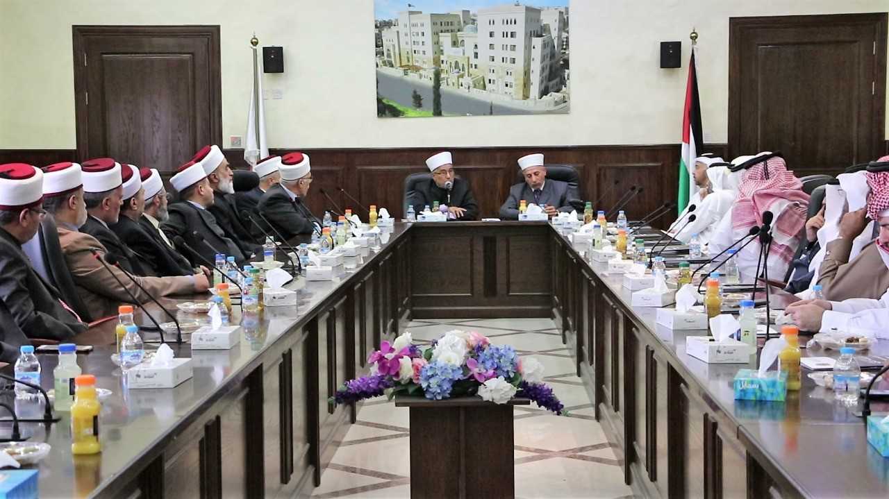 قاضي القضاة يلتقي وفداً قضائياً قطرياً