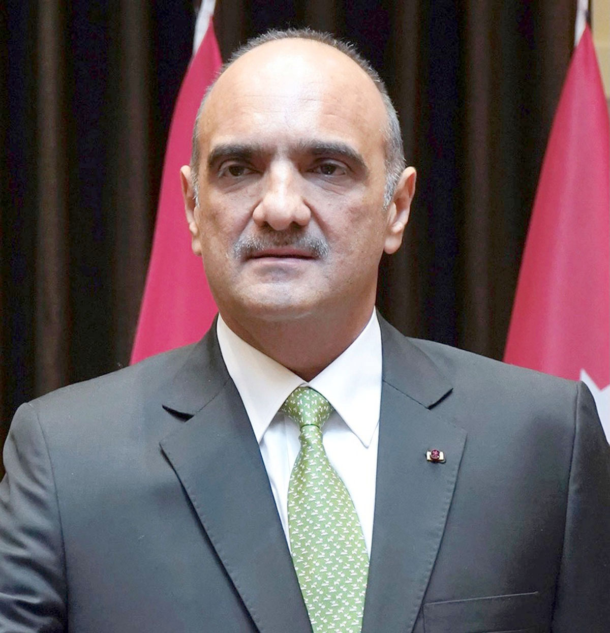 الخصاونة يهنئ الصفدي باختياره رئيسا لمجلس النواب ويؤكد تطلع الحكومة للعمل مع مجلس الأمة لتحقيق رؤى وتطلعات الملك