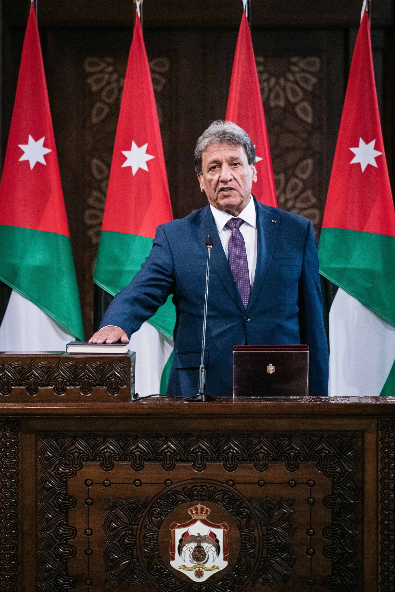 عزايزة يؤكِّد حرص الحكومة على التَّواصل والتَّفاعل مع النوَّاب