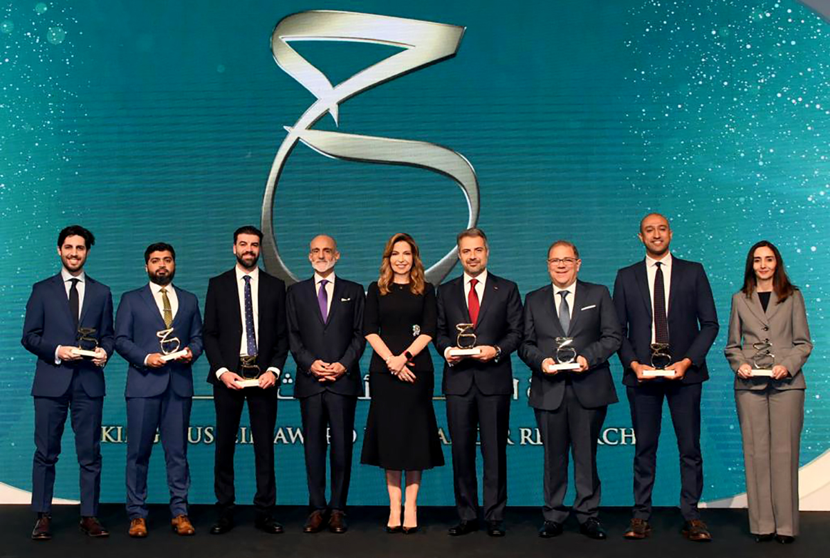 مندوبا عن الملك، الأمير طلال يكرّم الفائزين بجائزة الحسين لأبحاث السرطان للعام 2022