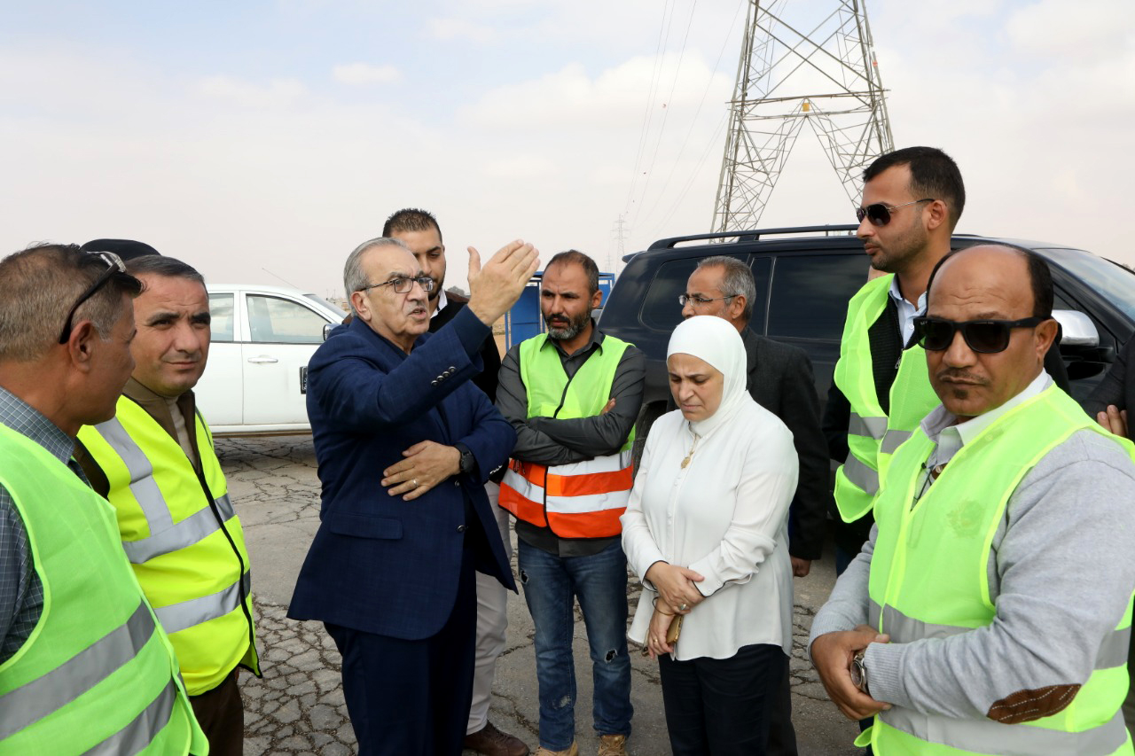 وزير الأشغال يتفقد مشاريع في الزرقاء والمفرق