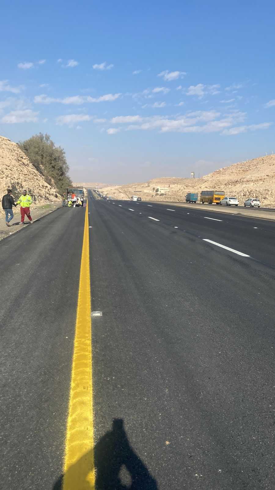 الأشغال تنهي أعمال جزء من مشروع تأهيل طريق الزرقاء – المفرق