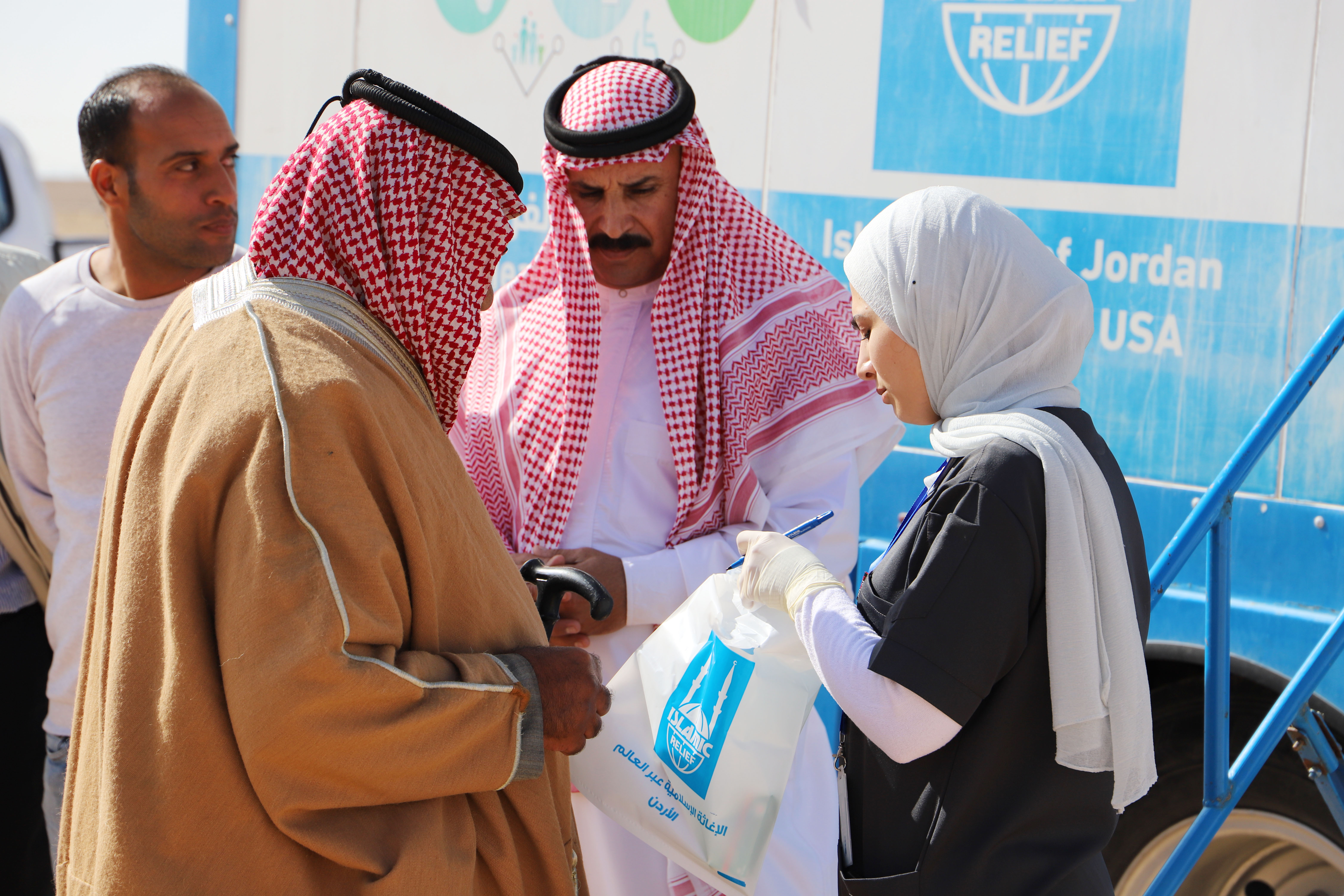 الصندوق الهاشمي لتنمية البادية ينظم يوما طبيا في الحسا