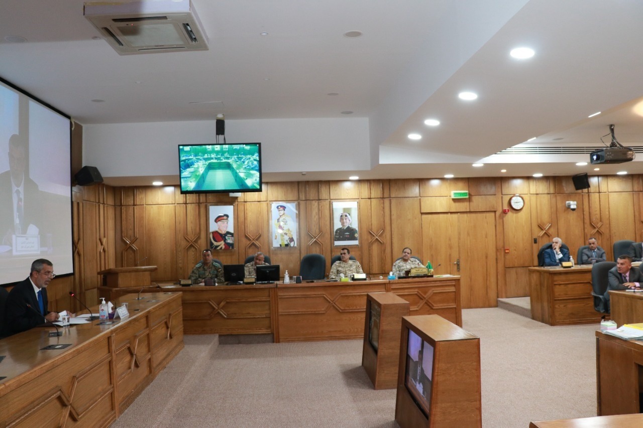 نقيب المحامين يحاضر في كلية الدفاع الوطني