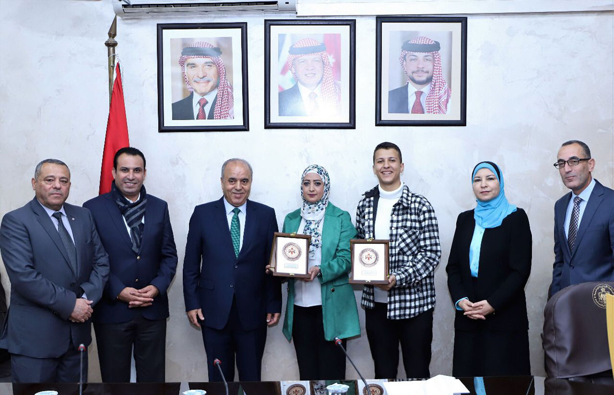 التربية تكرم الفائزين بمسابقة تحدي القراءة