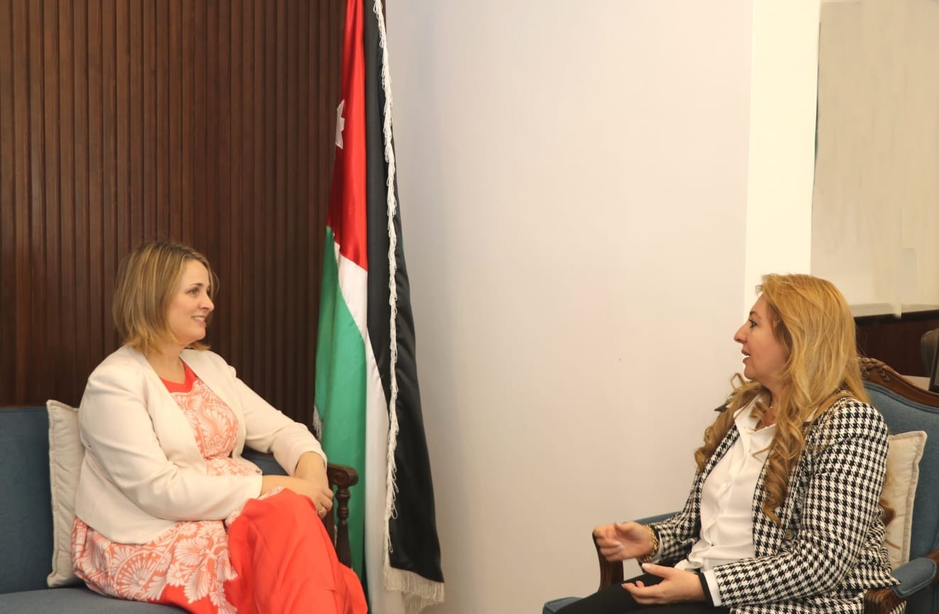 نمروقة تلتقي السفيرة الإيرلندية