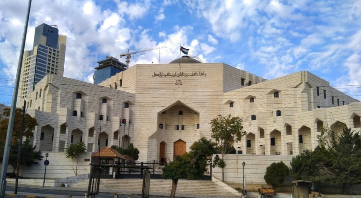 حبس مدققي حسابات وضريبة حكوميين 5 سنوات بعد قبولهما الرشوة