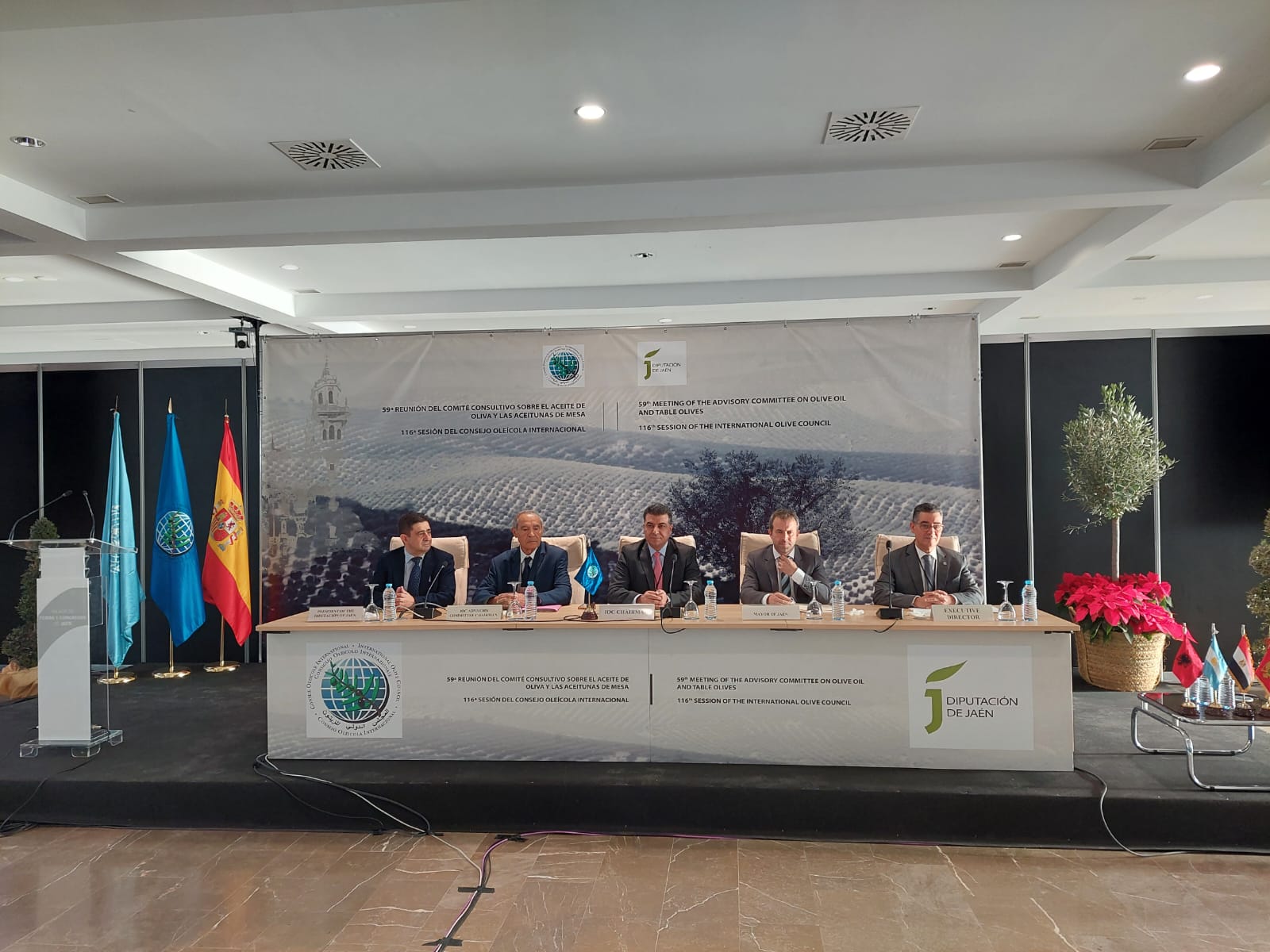 وزير الزراعة يفتتح الدورة 116 للمجلس الدولي للزيتون في إسبانيا