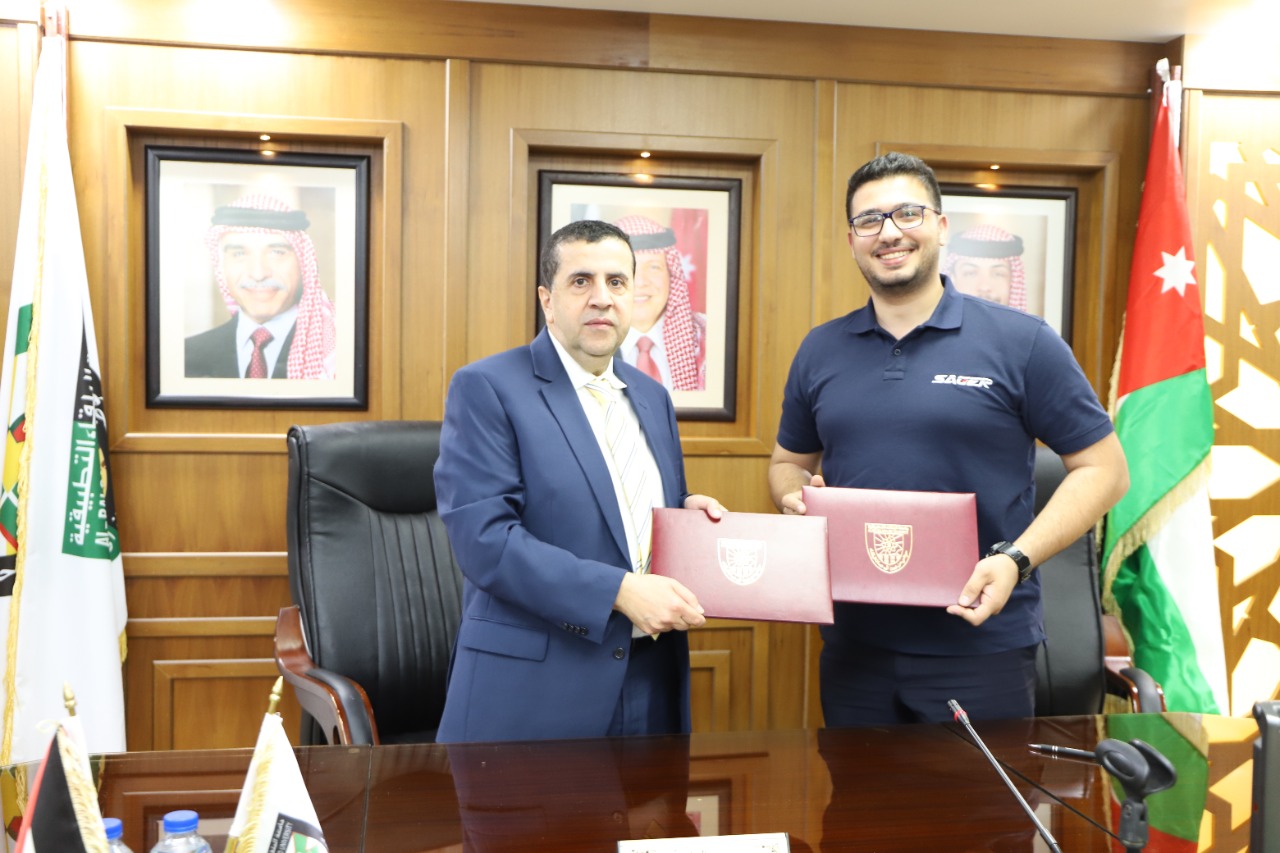 مذكرة تفاهم بين البلقاء التطبيقية وشركة صقر للروبوتات الذاتية