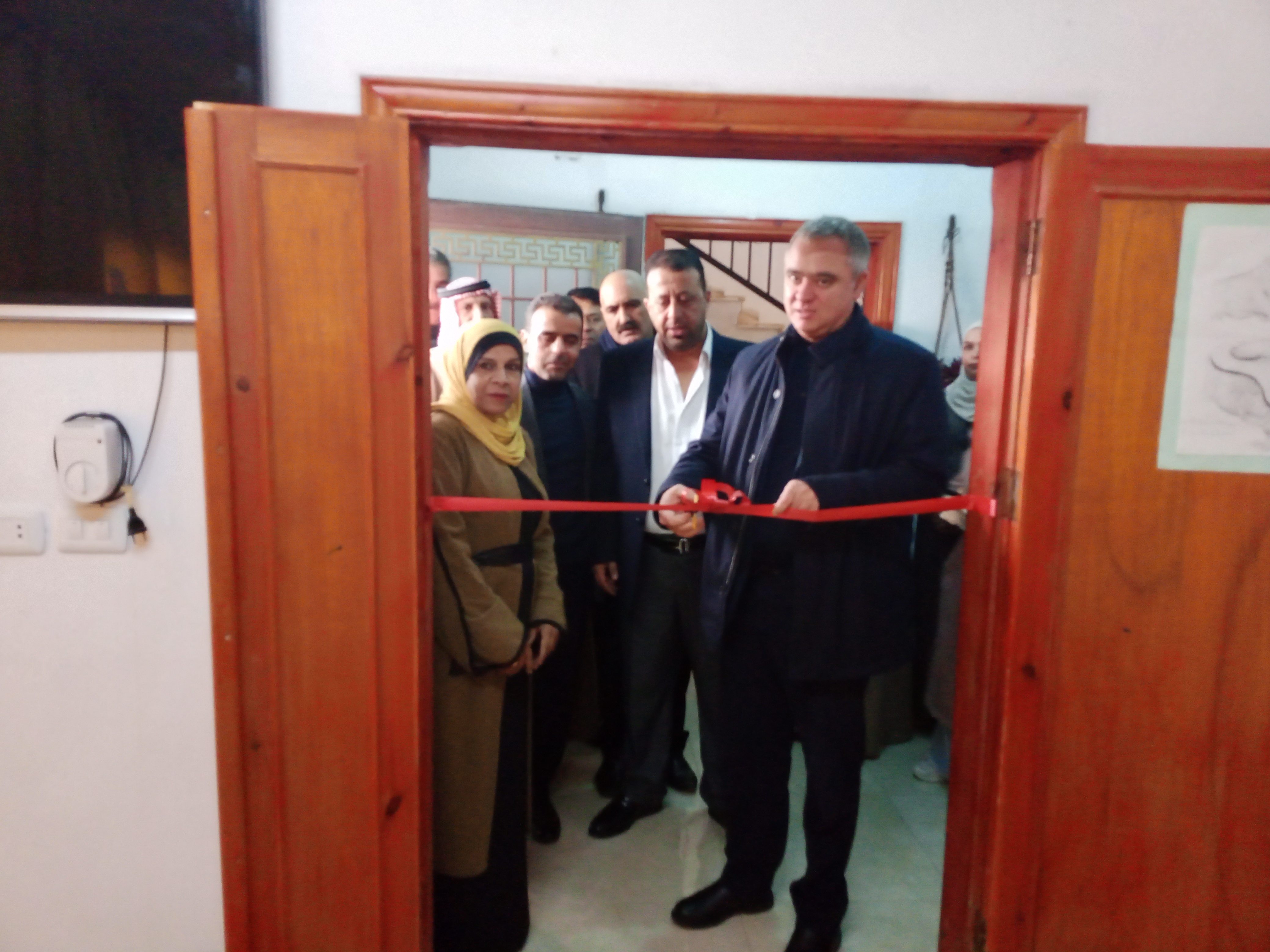 وزير الشباب يفتتح معرضا لمنتوجات مركز شابات الدفيانة