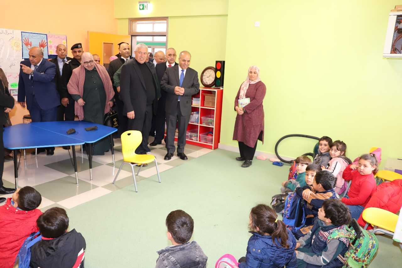 المحافظة يتفقد مدارس في لواء المزار الجنوبي