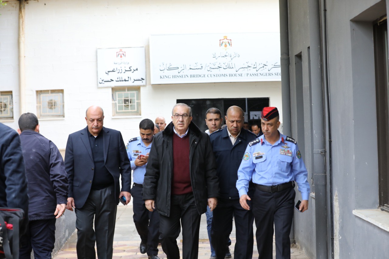 ابو السمن يتفقد مشروع جمرك عمان الجديد وجسر الملك حسين