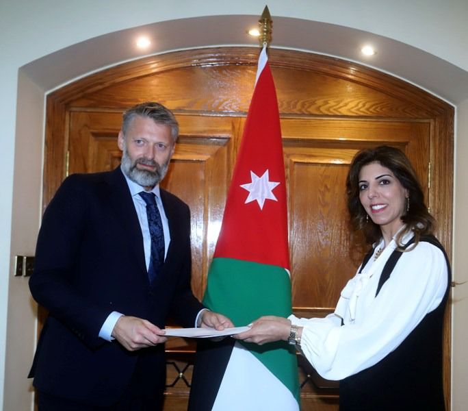 الخارجية تتسلم نسخة من أوراق اعتماد السفير الدنماركي