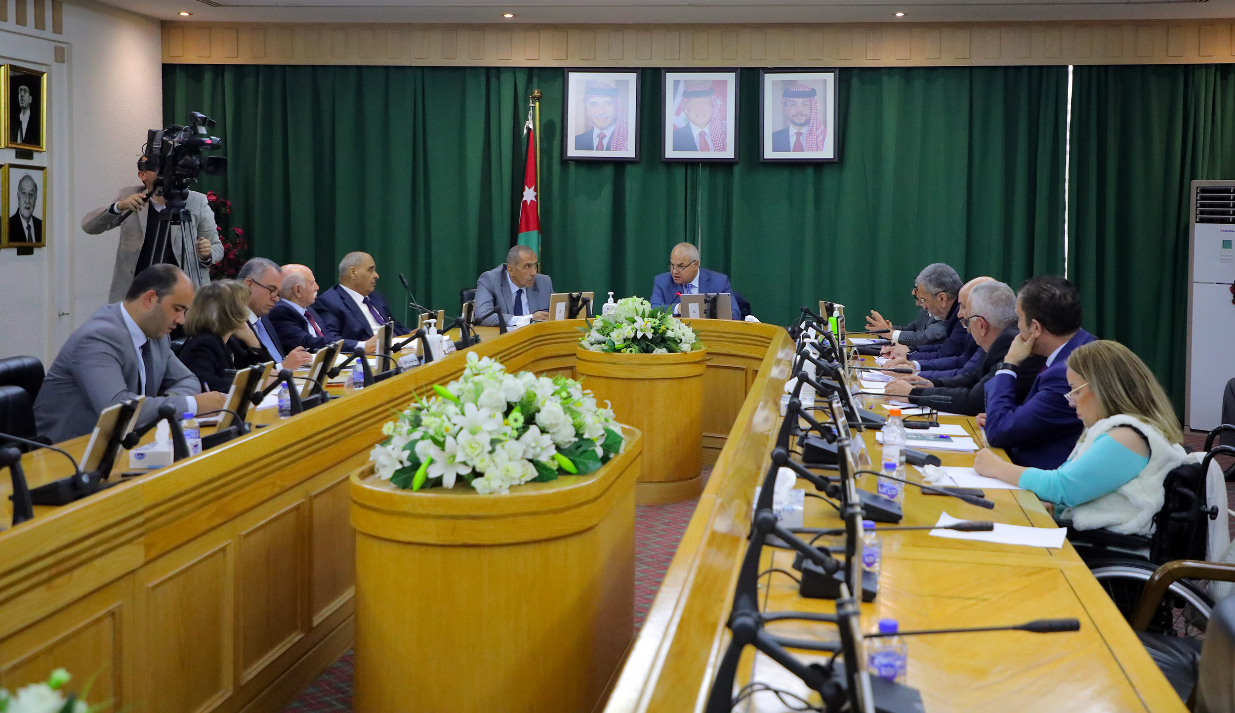 إدارية الأعيان تناقش خطة تحديث القطاع العام